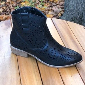 Volatile☀️Cohen black western booties